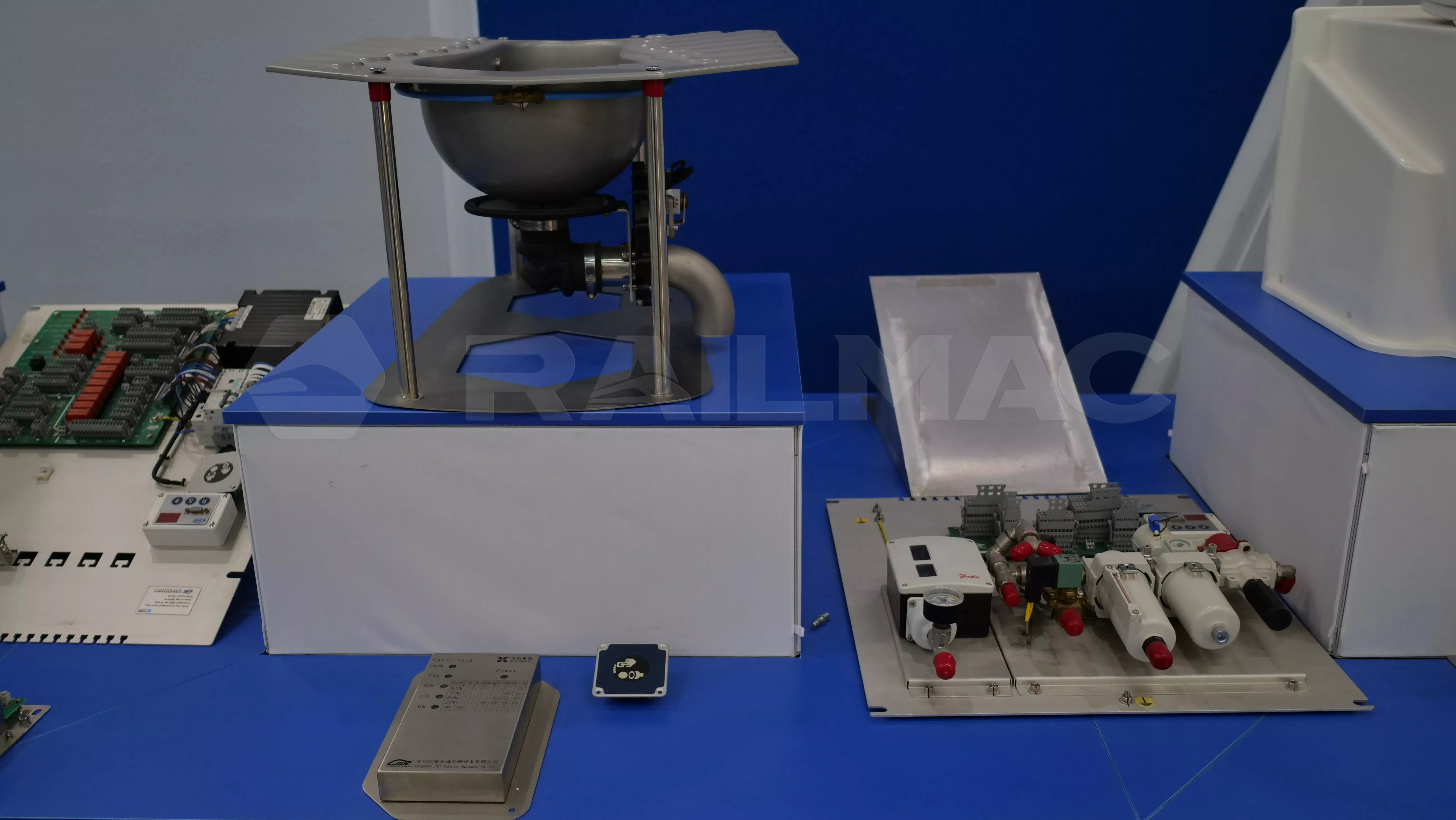 RailMac-Fuxing Standard EMU Toilet Waste Collection-1